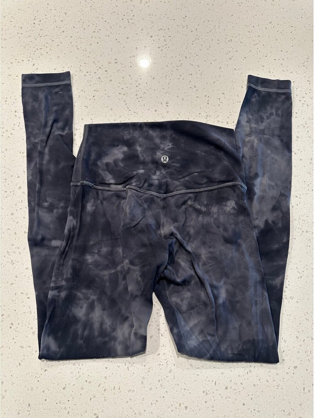 Lululemon Aligns Size 4